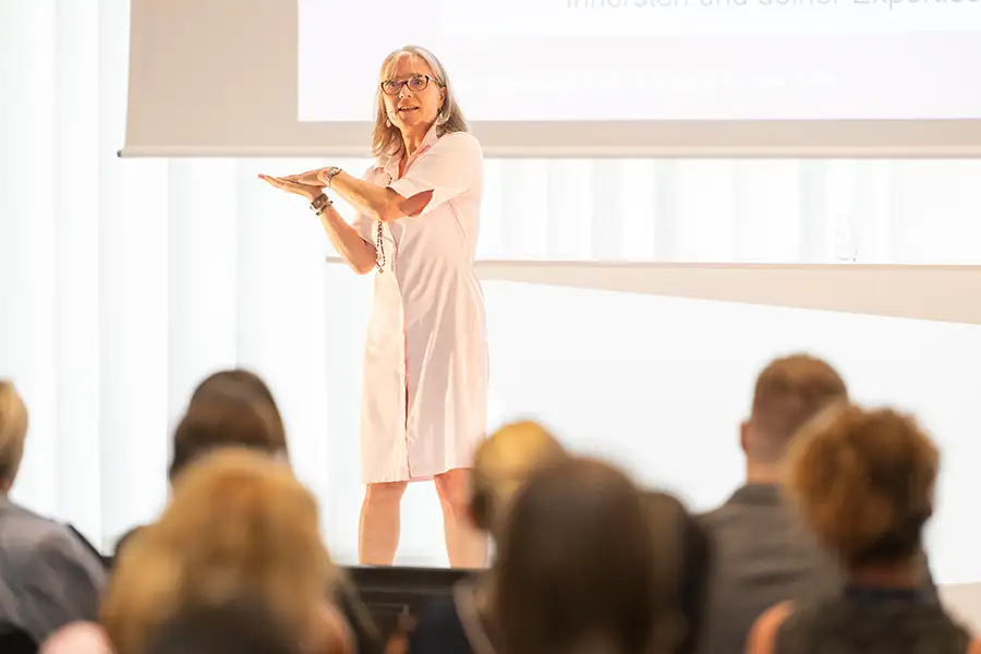 Workshops und Veranstaltungen für Unternehmen und Organisationen zum Thema Karriere für Frauen - Linda Bosse